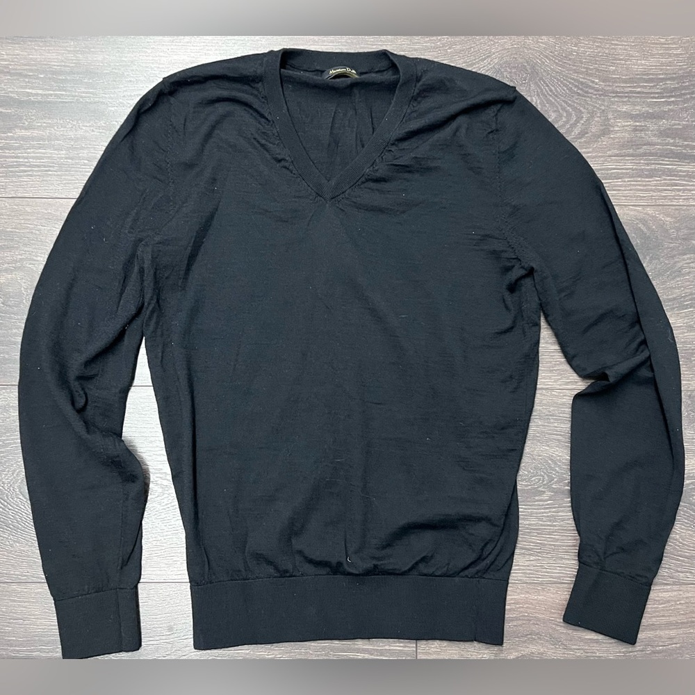 Massimo Dutti Medium Black V-Neck 100% Merino Wool Sweater